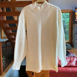 NWT Abercrombie & Fitch Knit Sweater in Cream, size M